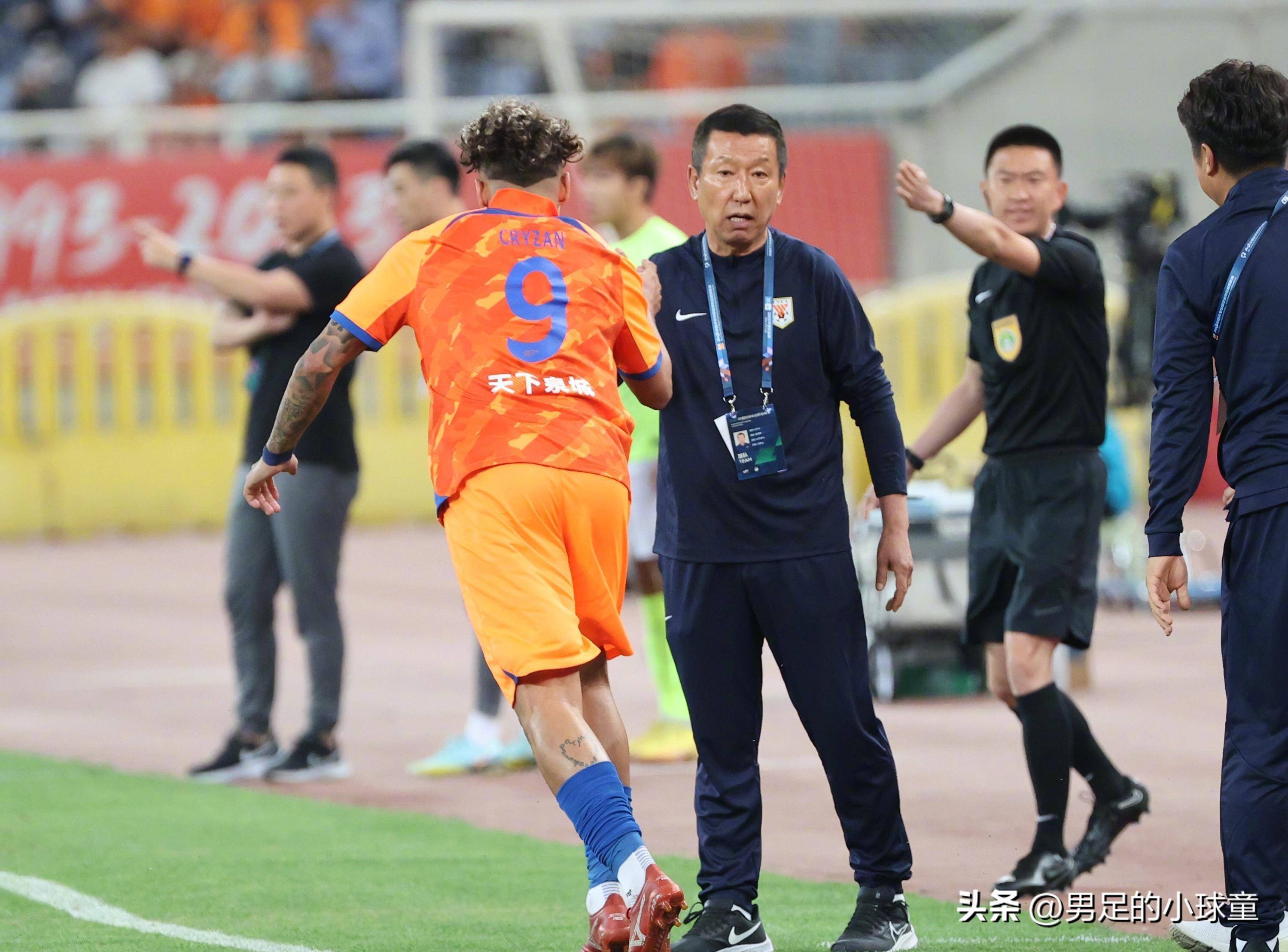 洛杉矶快船赛后远射贴柱，志在中超名次提升，态度坚定，更衣室氛围转暖(快船可能又要大交易)